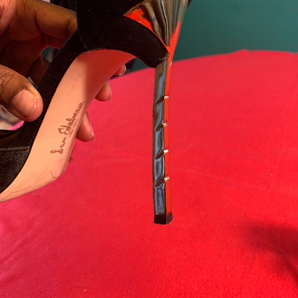 Black heels - Picture 2 of 2